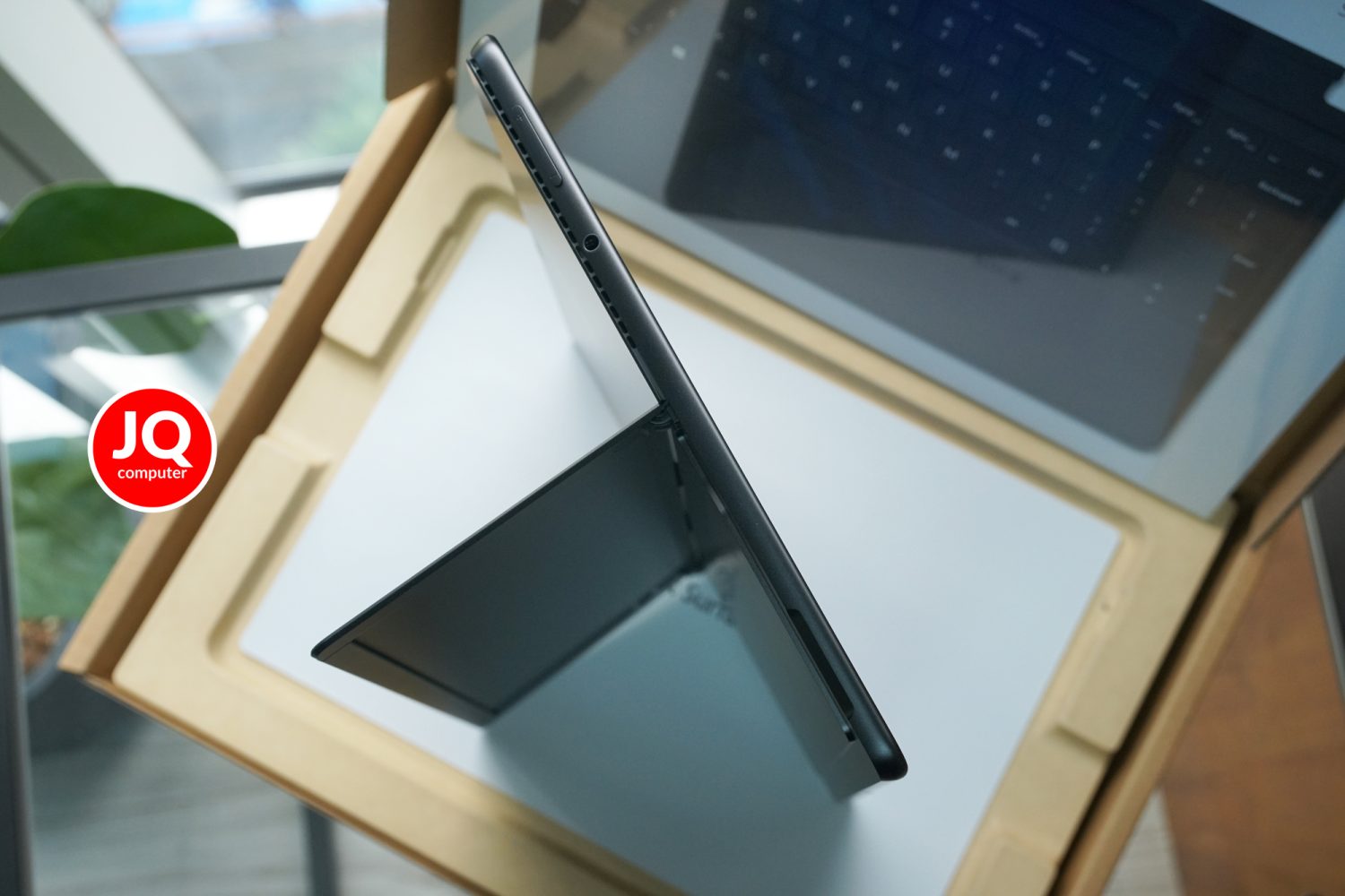 Microsoft Surface Pro 8, Intel Core i7 - Image 4